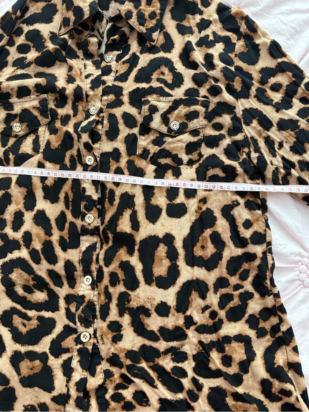 Trendy Leopard Print Shirt – 100% Viscose | Vintage Style, size M-L - Picture 3 of 10